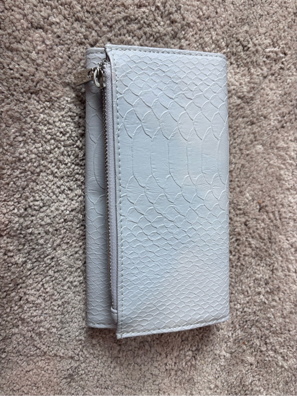Textured White Women's Zip Wallet